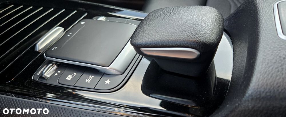 Mercedes-Benz GLB 200 d 8G-DCT AMG Line - 24