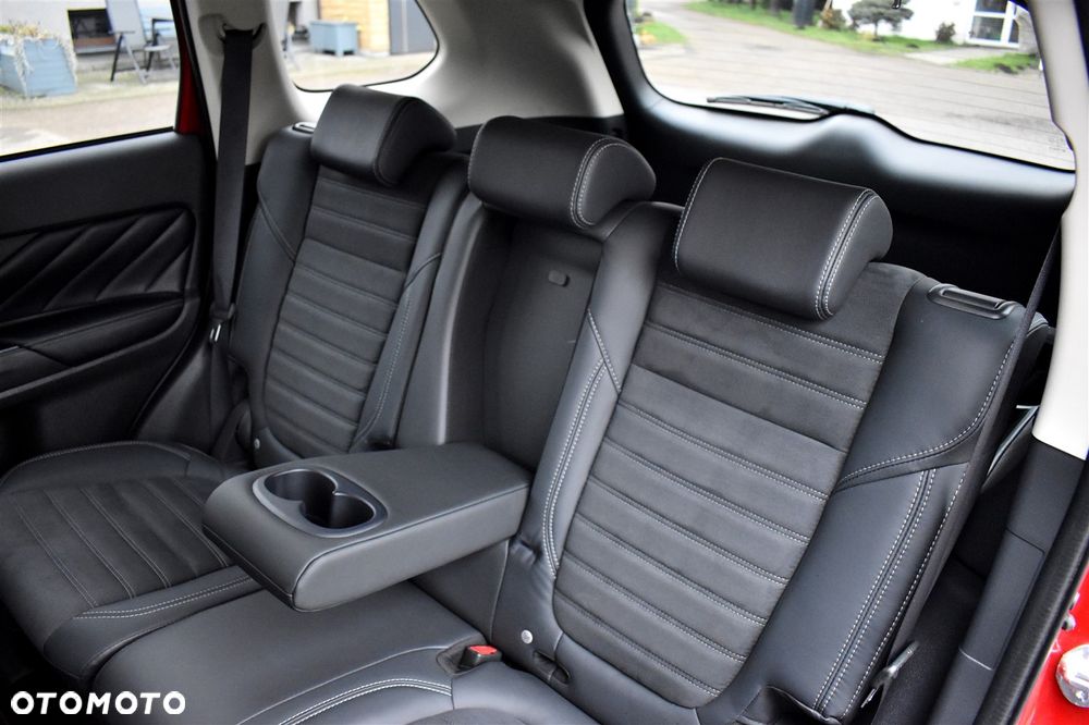 Mitsubishi Outlander Intense + - 19