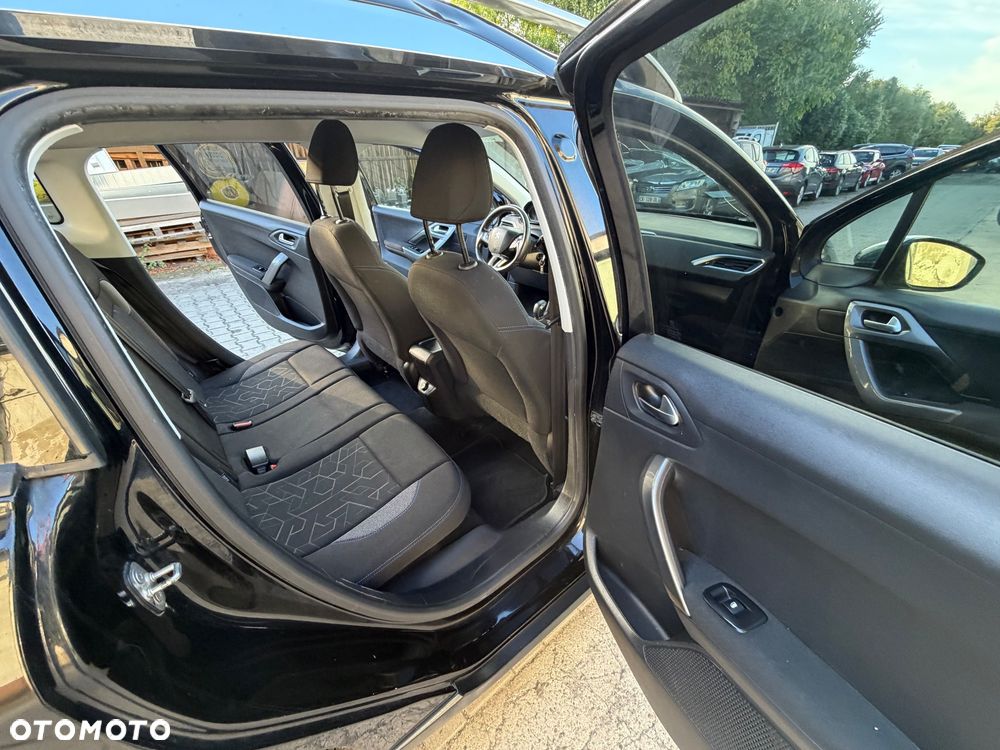 Peugeot 2008 PureTech 110 Style - 6