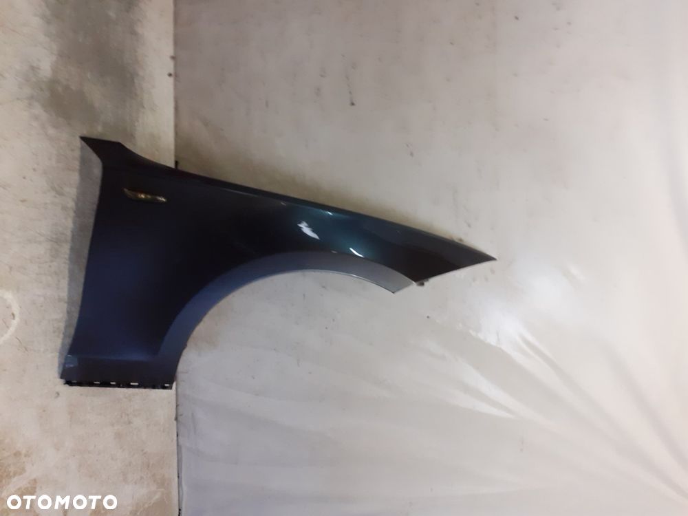 * BŁOTNIK PRZEDNI PRZOD  PRAWY BMW 1 E81 E82 E87 E88  NIEBIESKI - 1