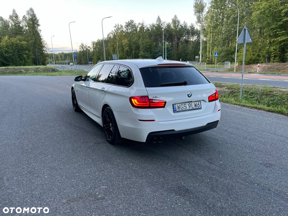 BMW Seria 5 530d xDrive Touring - 9