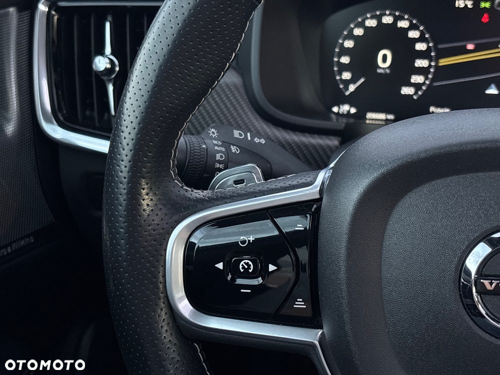Volvo S90 D5 AWD R-Design - 24