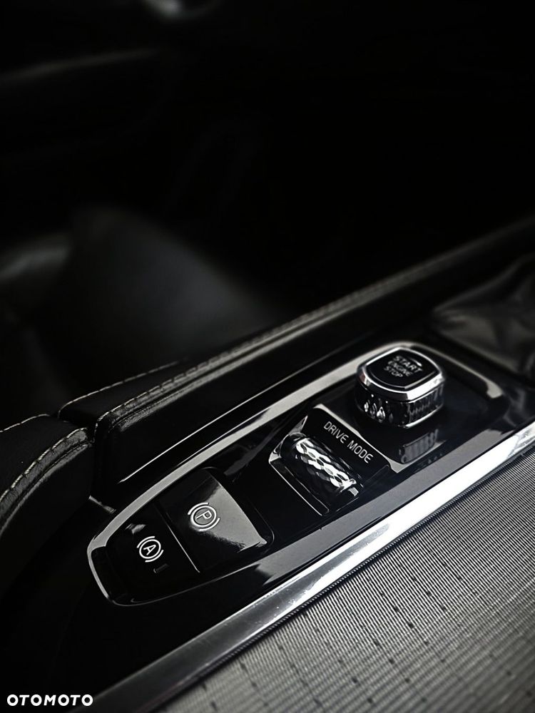 Volvo XC 90 D5 AWD Inscription - 25