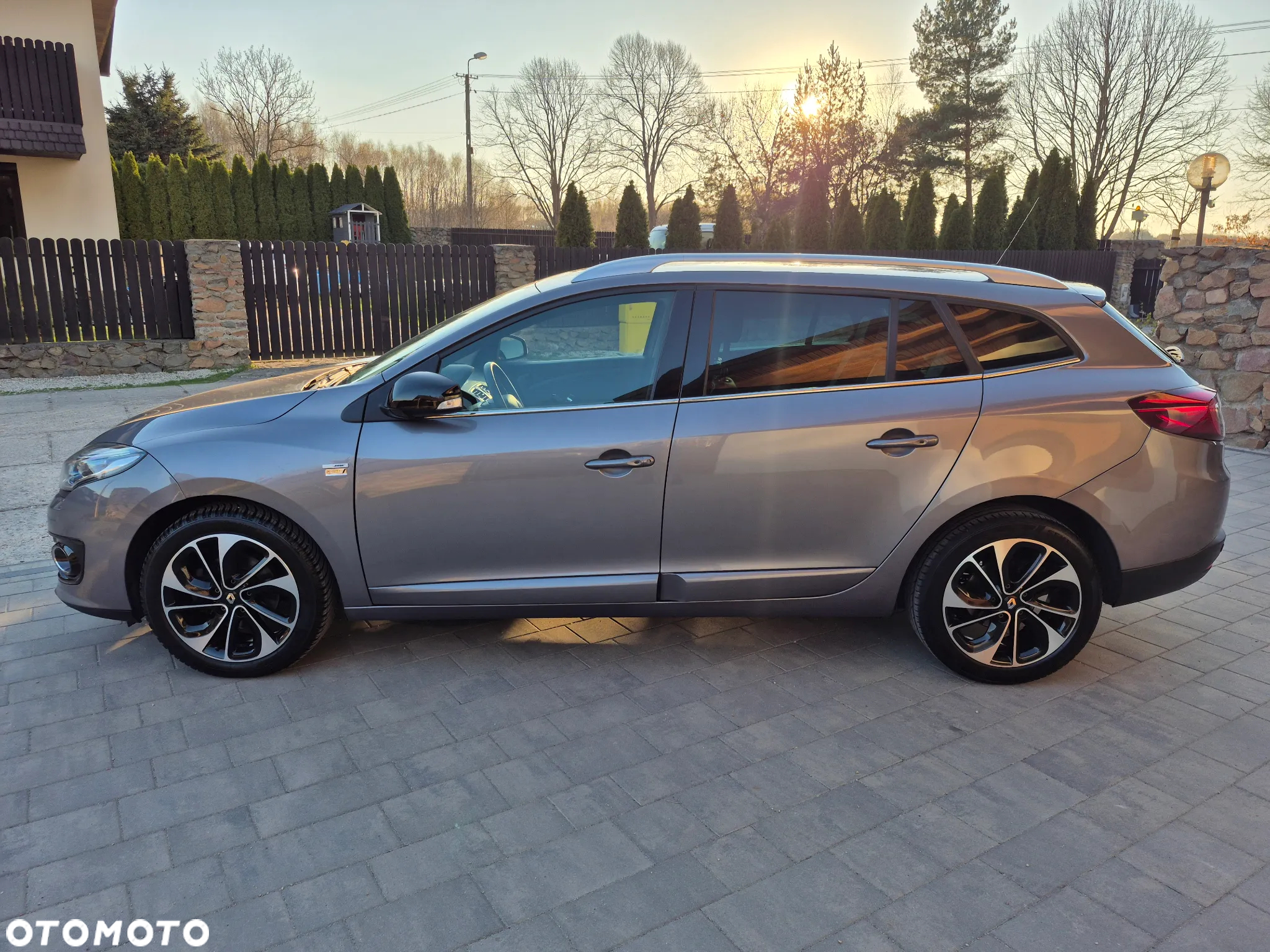 Renault Megane Grandtour ENERGY TCe 130 Start & Stop Bose Edition - 8