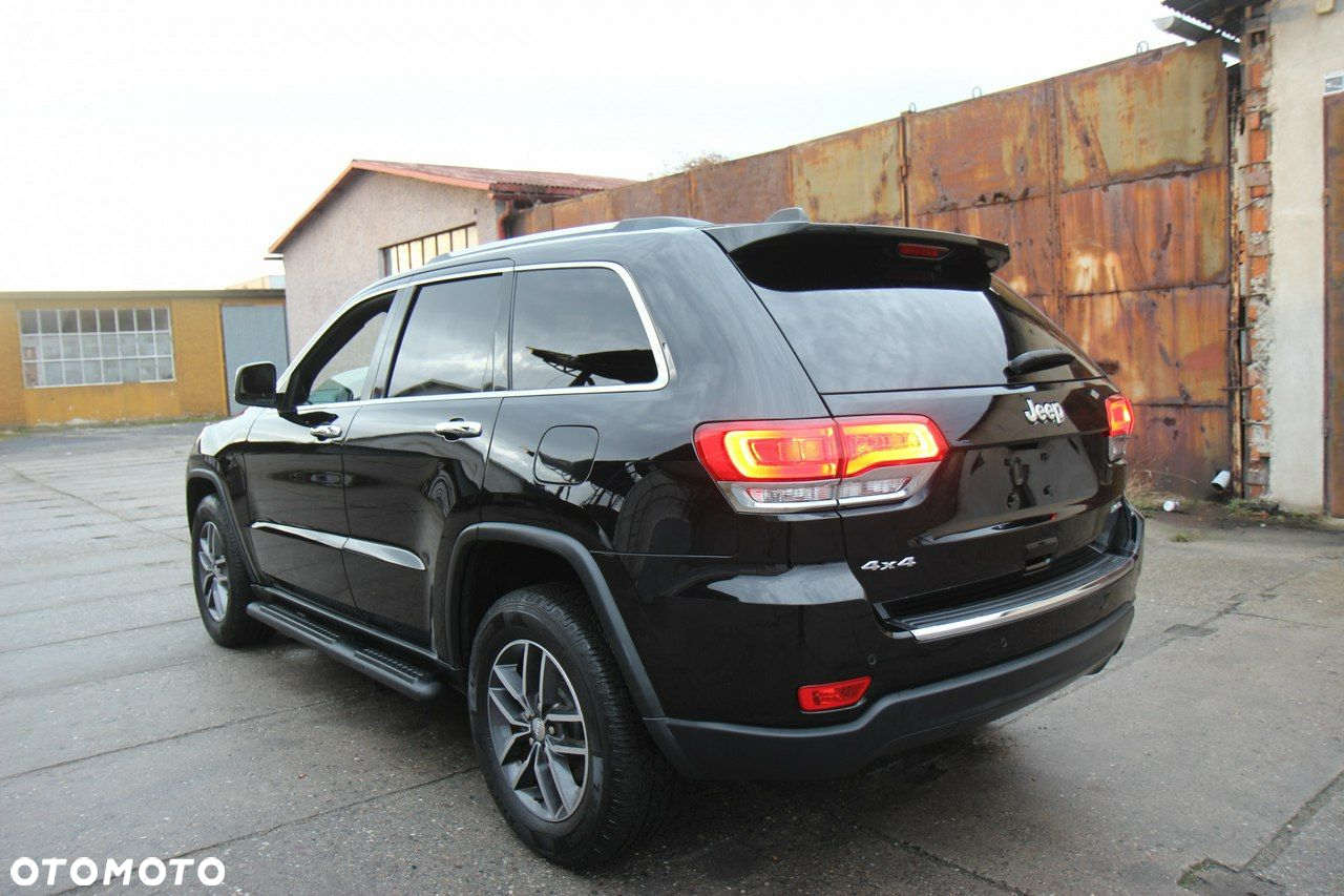 Jeep Grand Cherokee - 18