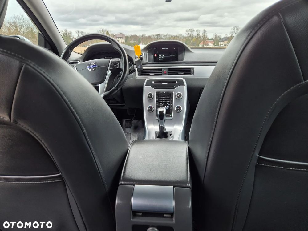 Volvo V70 D4 Momentum - 13