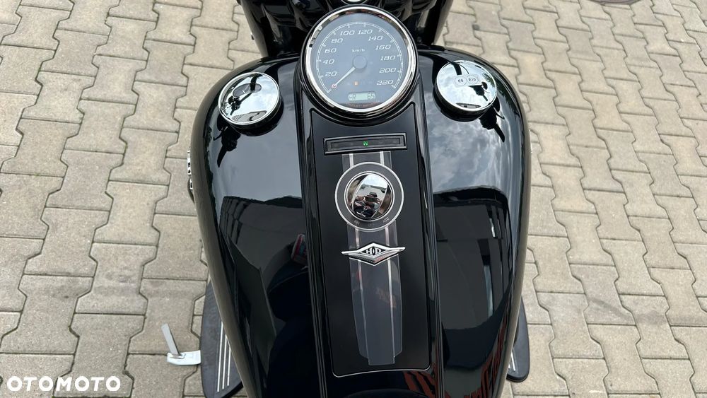 Harley-Davidson Touring Road King - 11