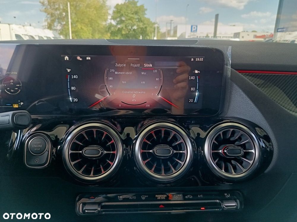 Mercedes-Benz GLA - 30