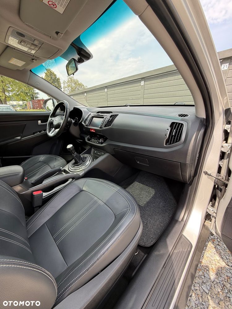 Kia Sportage 2.0 CVVT 4WD Vision - 23