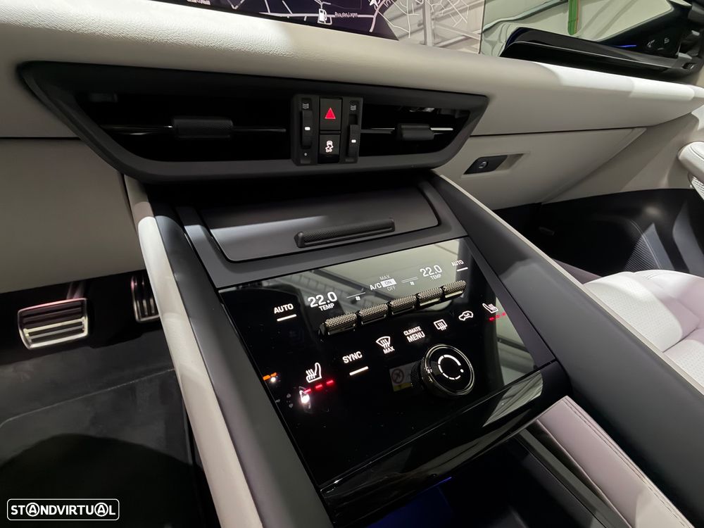 Porsche Macan Electric Turbo - 51