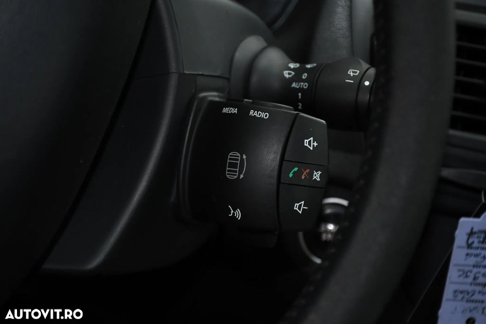 Renault Laguna dCi 110 FAP Limited - 17