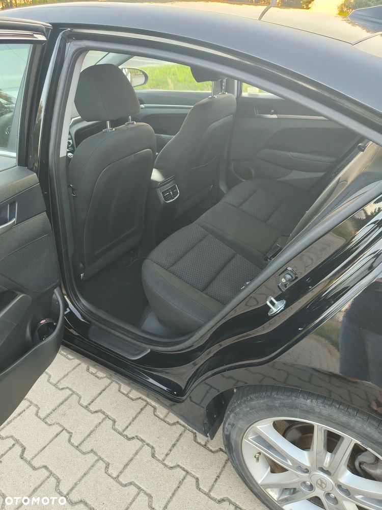 Hyundai Elantra 1.6 Comfort - 7