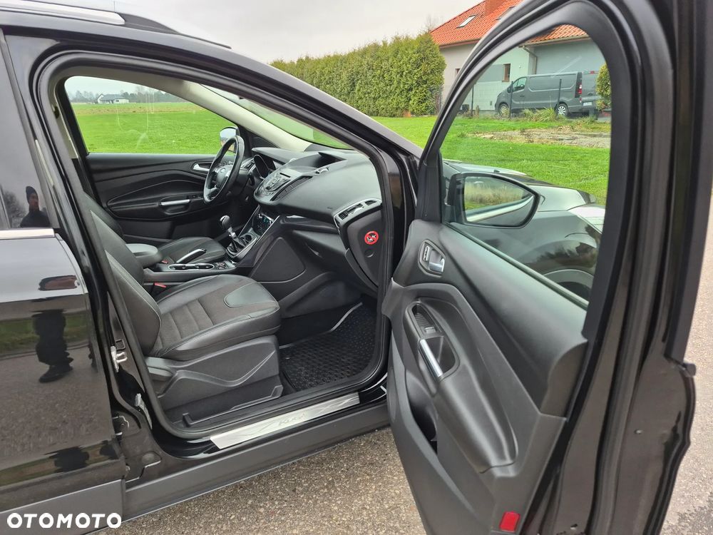 Ford Kuga 2.0 TDCi 2x4 Titanium - 4