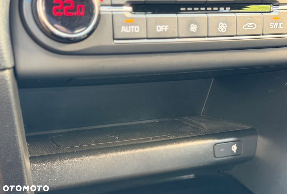 Kia Ceed 1.4 T-GDI OPF GT Line - 24