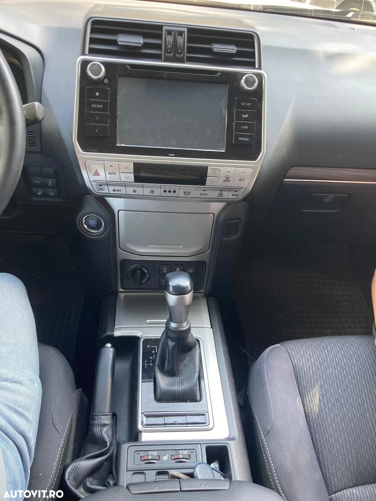 Toyota Land Cruiser 2.8l Turbo D-4D A/T Executive - 12
