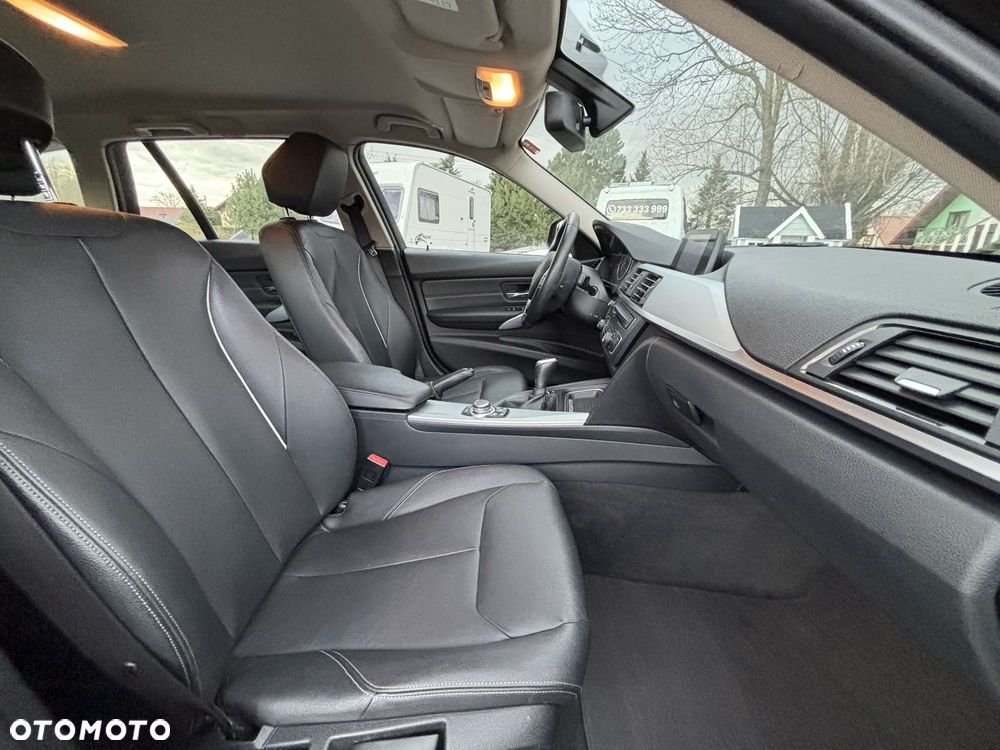 BMW Seria 3 318d DPF Edition Exclusive - 24