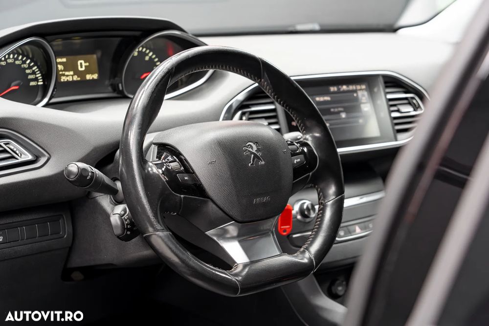 Peugeot 308 BlueHDi 120 Stop & Start Allure - 17