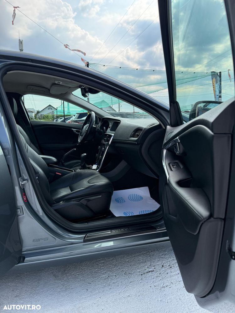 Volvo V40 D4 Inscription - 22