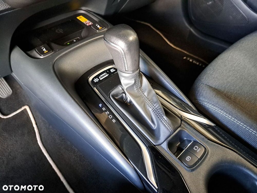 Toyota Corolla 1.8 Hybrid Comfort - 29