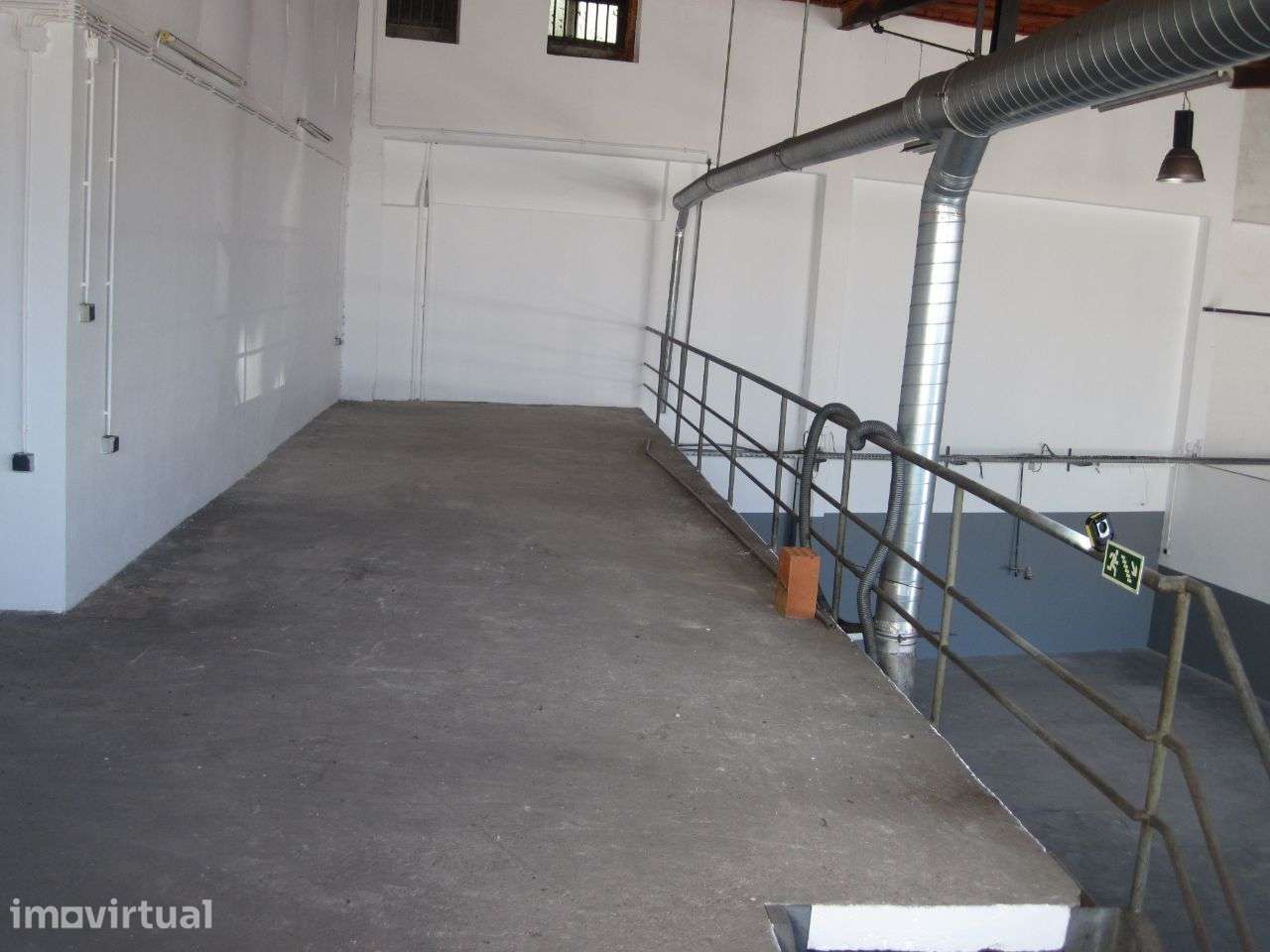 Pavilhão industrial - 480m2 / UL / Oliveira de Azeméis - Grande imagem: 3/13