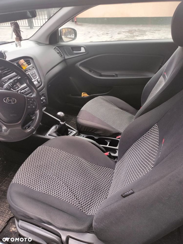 Hyundai i20 - 10