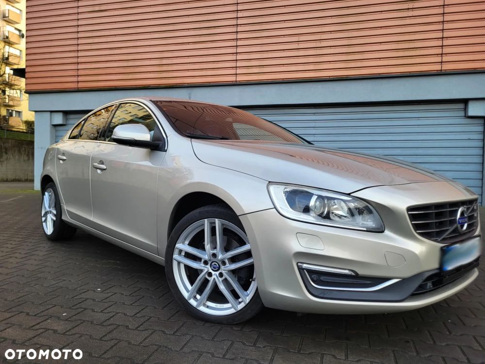 Volvo S60 D3 Momentum - 1