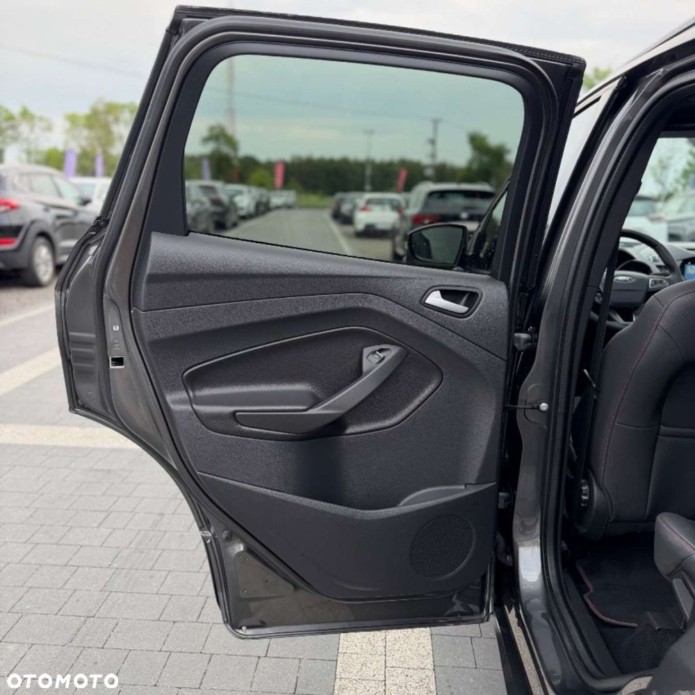 Ford Kuga - 38