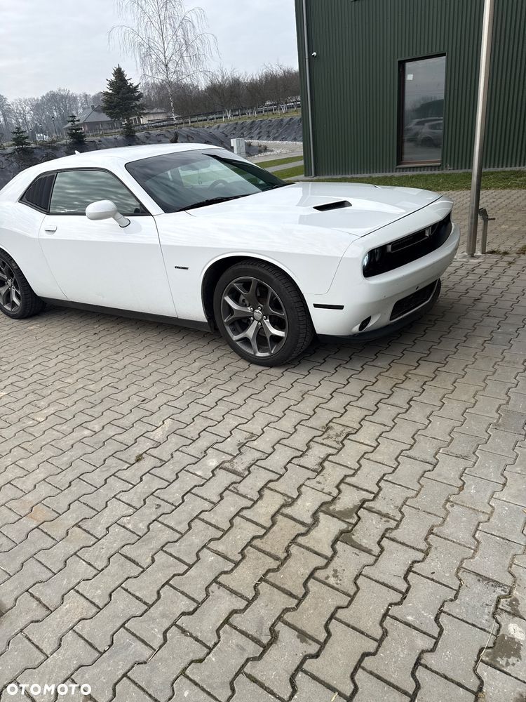 Dodge Challenger - 2