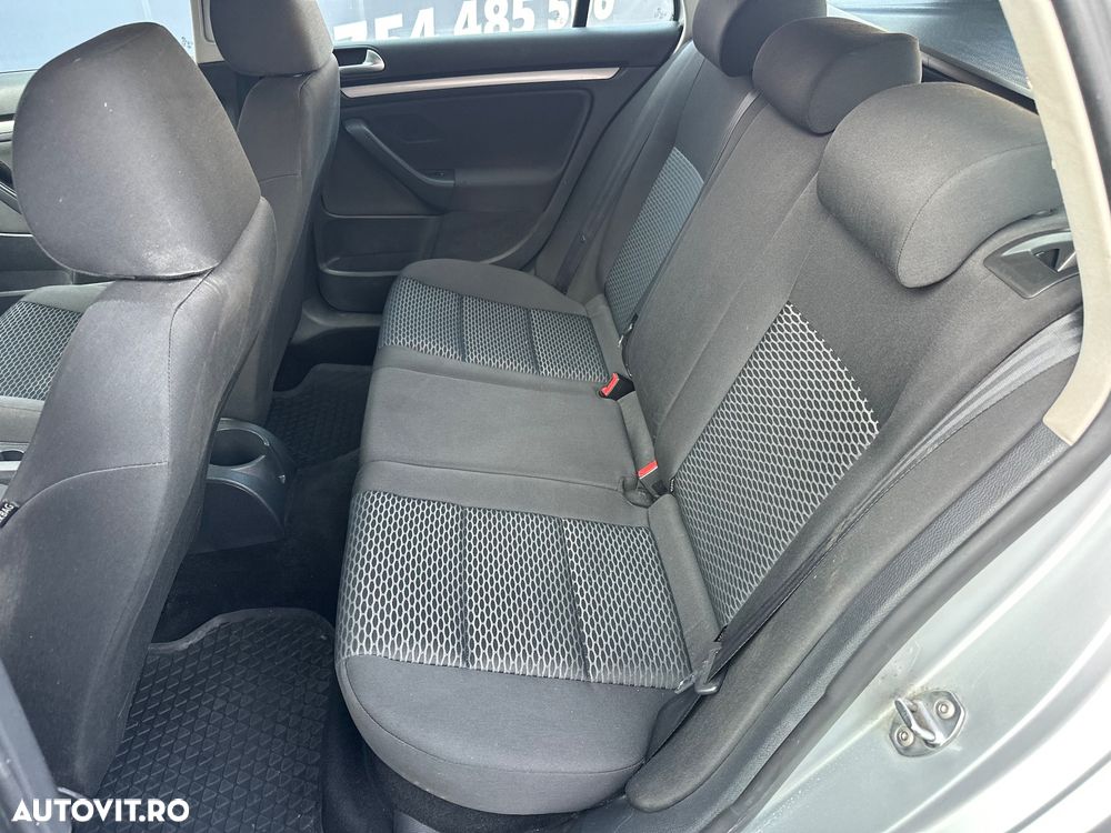 Volkswagen Golf 1.6 TDI BlueMotion Technology DPF Highline - 12
