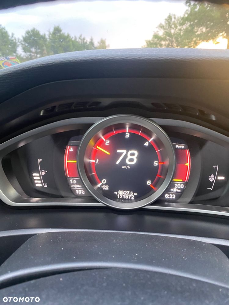 Volvo V40 - 2