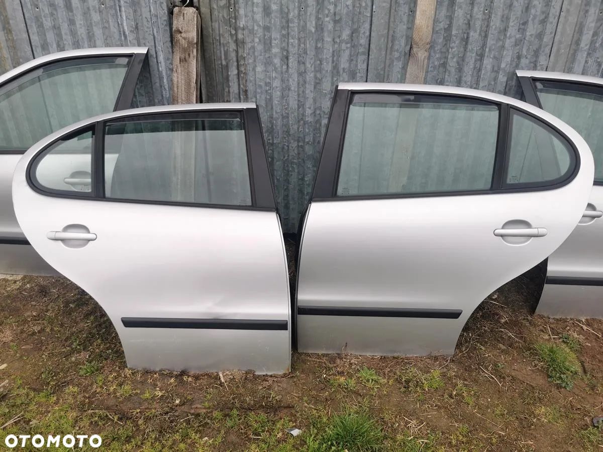 SEAT LEON I TOLEDO II DRZWI TYŁ TYLNE  LEWE PRAWE SREBRNE KOMPLETNE WYSYŁKA - 1