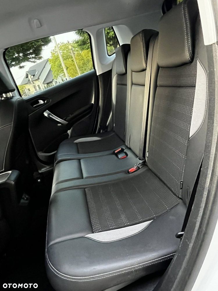 Peugeot 2008 - 6