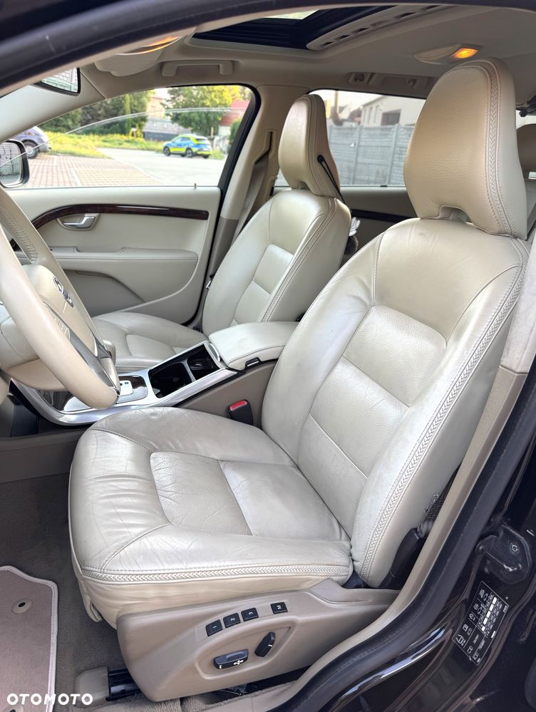 Volvo XC 70 - 23