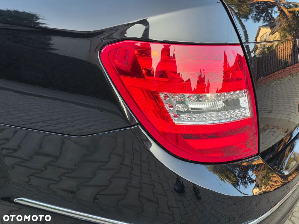Mercedes-Benz Klasa C 180 BlueEFFICIENCY Avantgarde - 9