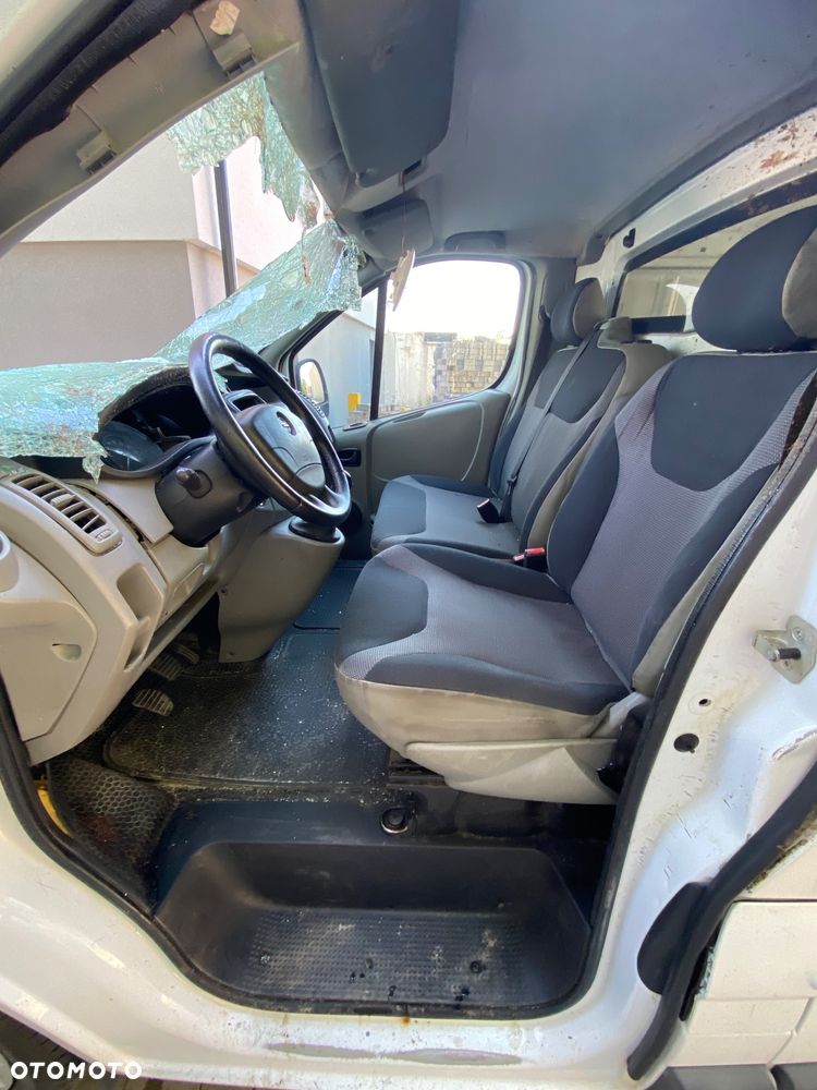 Opel Vivaro Trafic - 9
