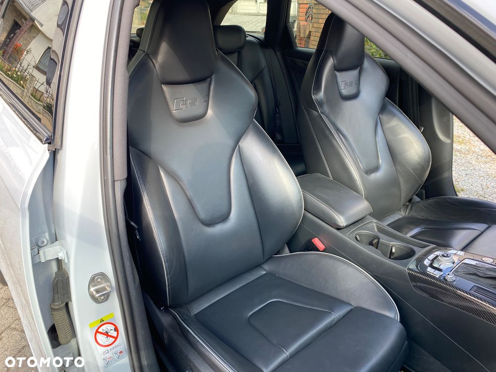 Audi RS4 Avant Avant S tronic - 13