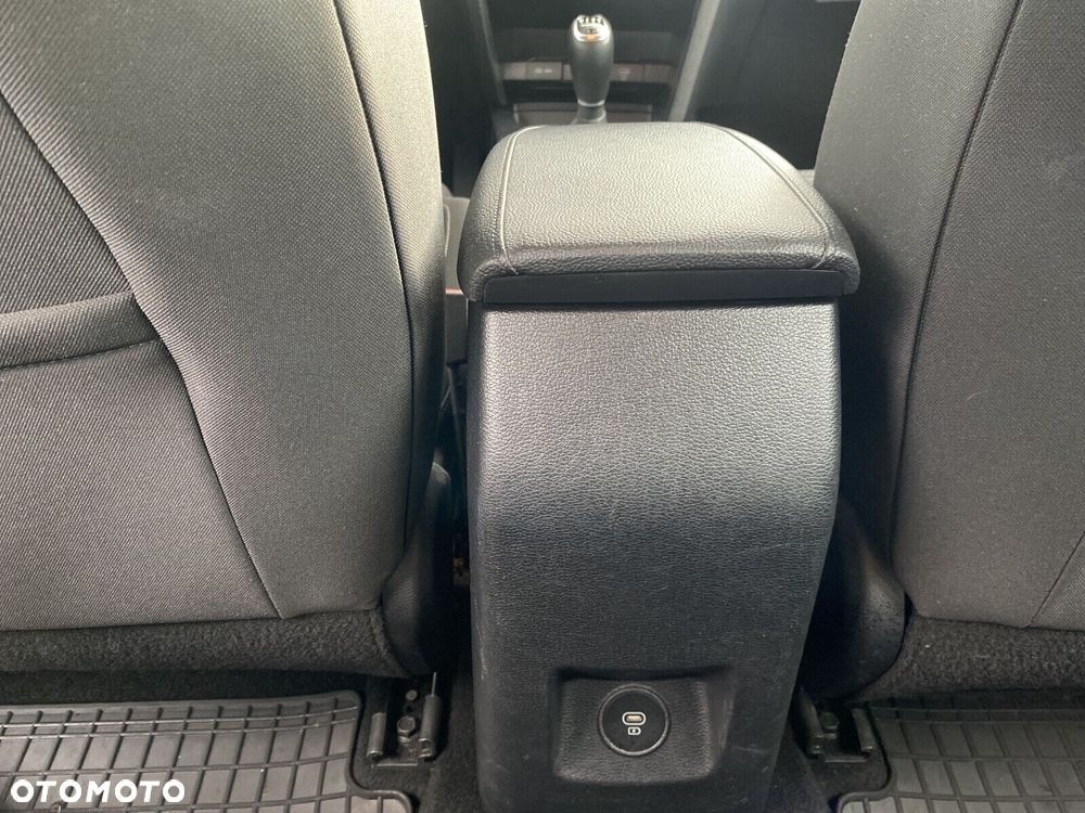 Kia Ceed - 13