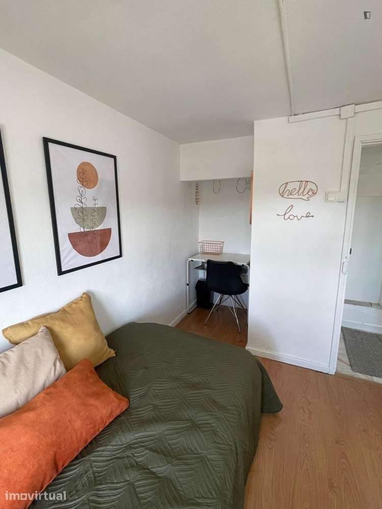 Quarto - localizado em Alta Universitária Coimbra - Grande imagem: 4/13