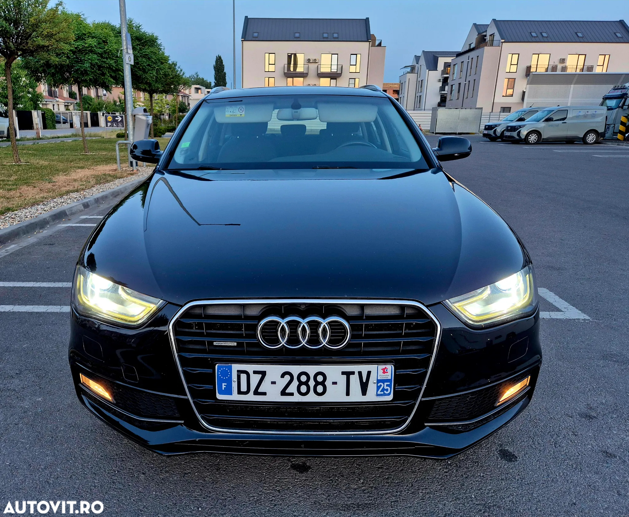 Audi A4 Avant 2.0 TDI DPF quattro S line Sportpaket - 2