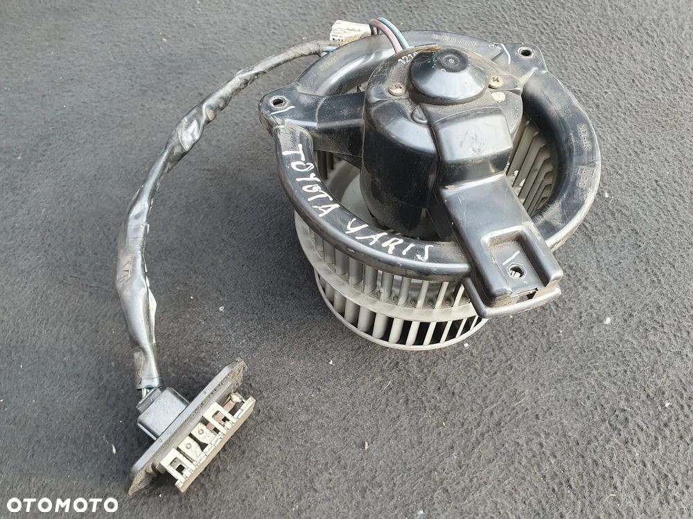 TOYOTA YARIS I WENTYLATOR DMUCHAWA NAWIEWU 194000-1210 DENSO ORYGINAŁ Z REZYSTOREM OPORNIKIEM 2464 - 3