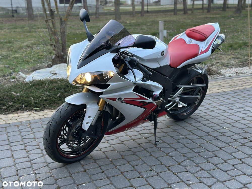 Yamaha R1 - 7