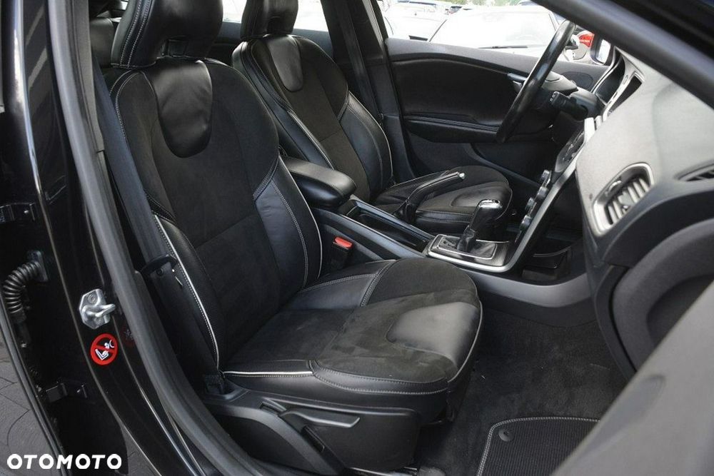 Volvo V40 D2 Drive-E R-Design Momentum - 19