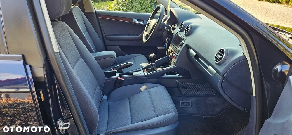 Audi A3 Sportback 1.4 TFSI S line Sportpaket (plus) - 9