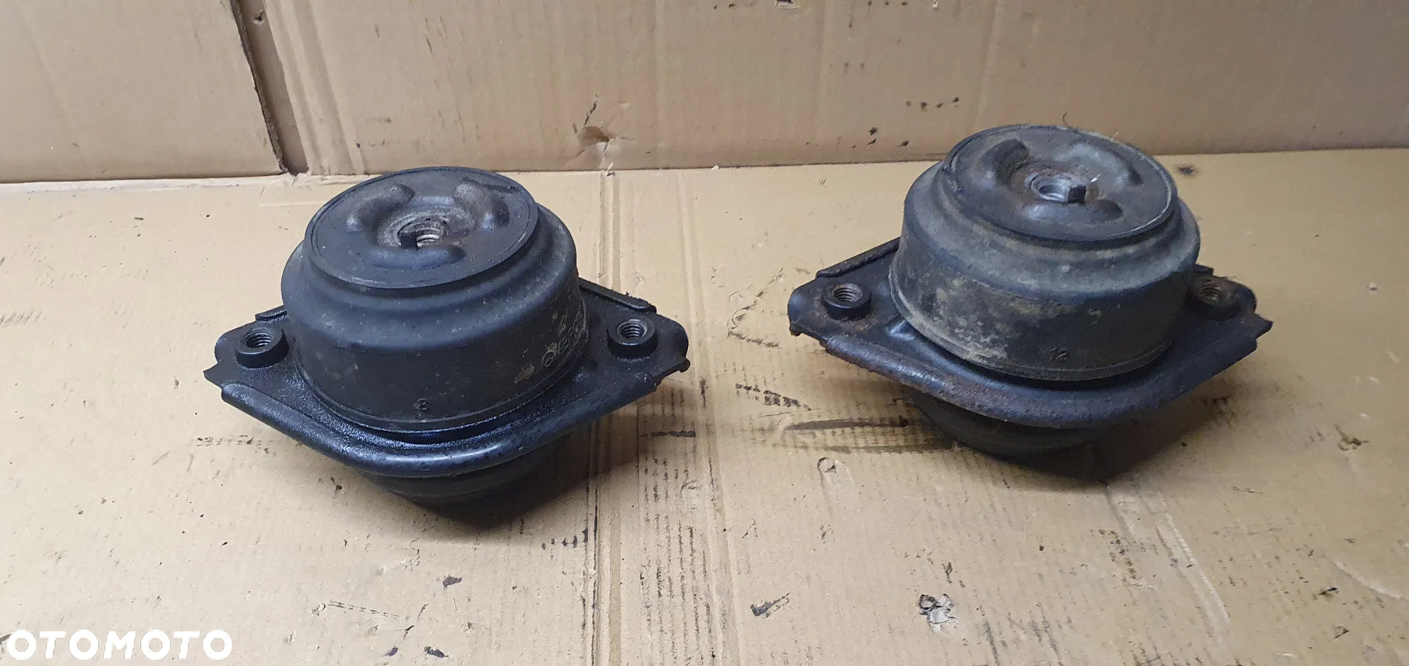 Łapa poduszka silnika Mercedes R-Klasa W251 3.0 CDI A2512404117 - 2