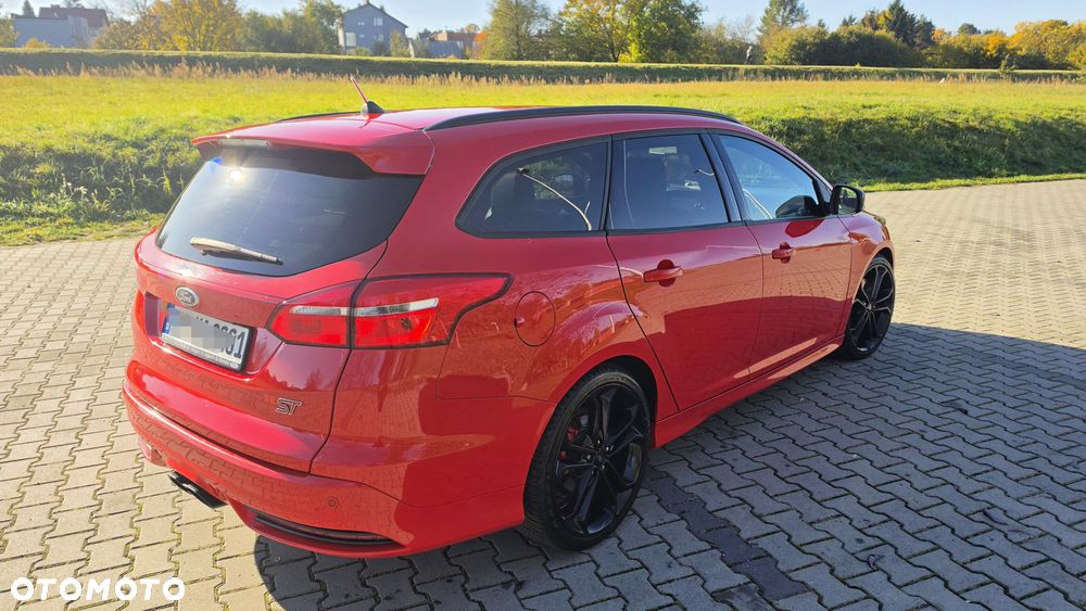 Ford Focus 2.0 EcoBoost ST mit Leder-Sport-Paket - 9