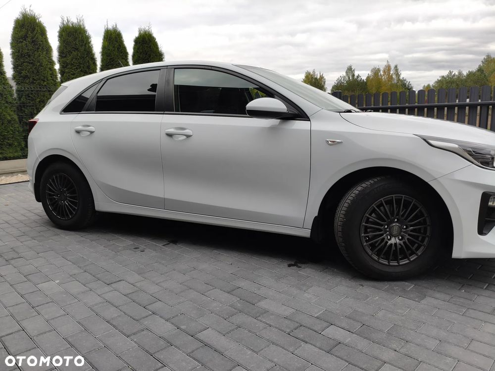 Kia Ceed 1.4 L - 8