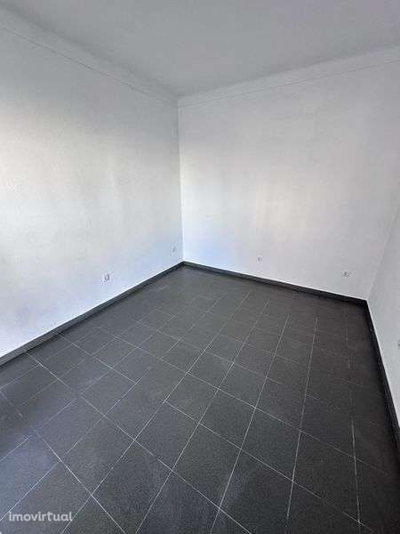 Espaço / Loja para Alugar no Centro de Vendas Novas - Grande imagem: 5/8