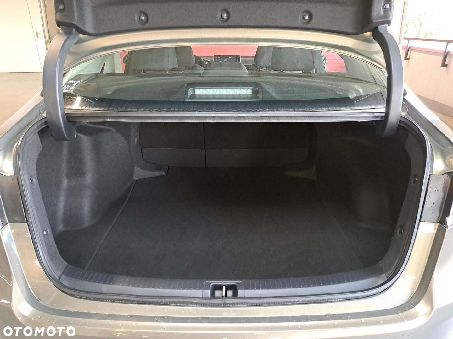 Toyota Corolla - 12