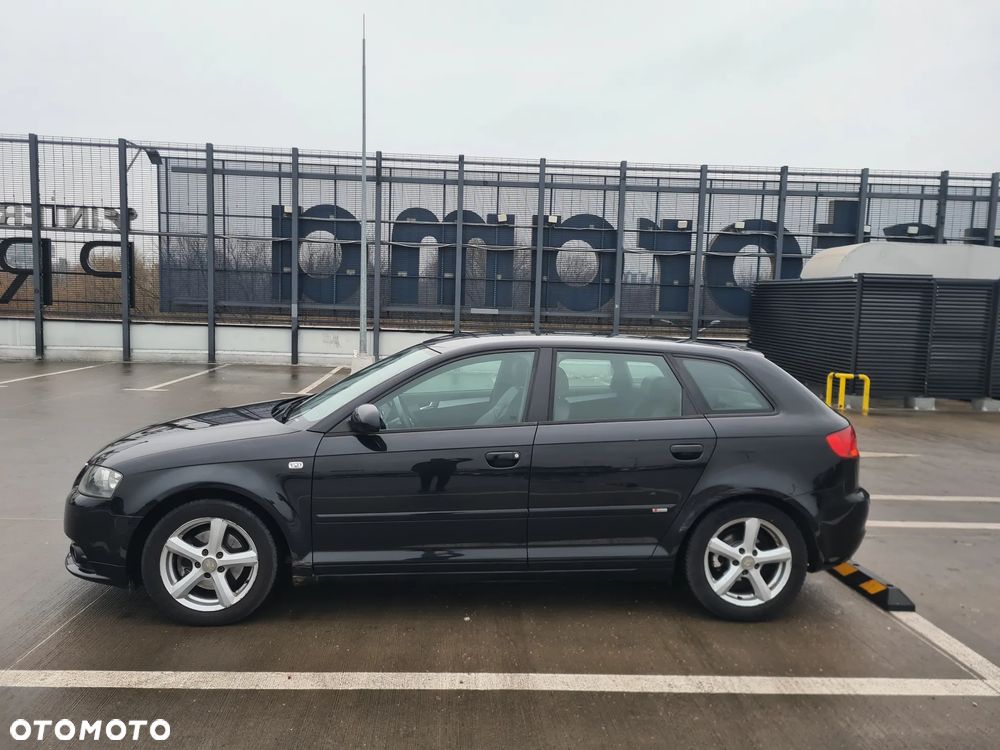 Audi A3 Sportback 2.0 FSI Ambition - 6