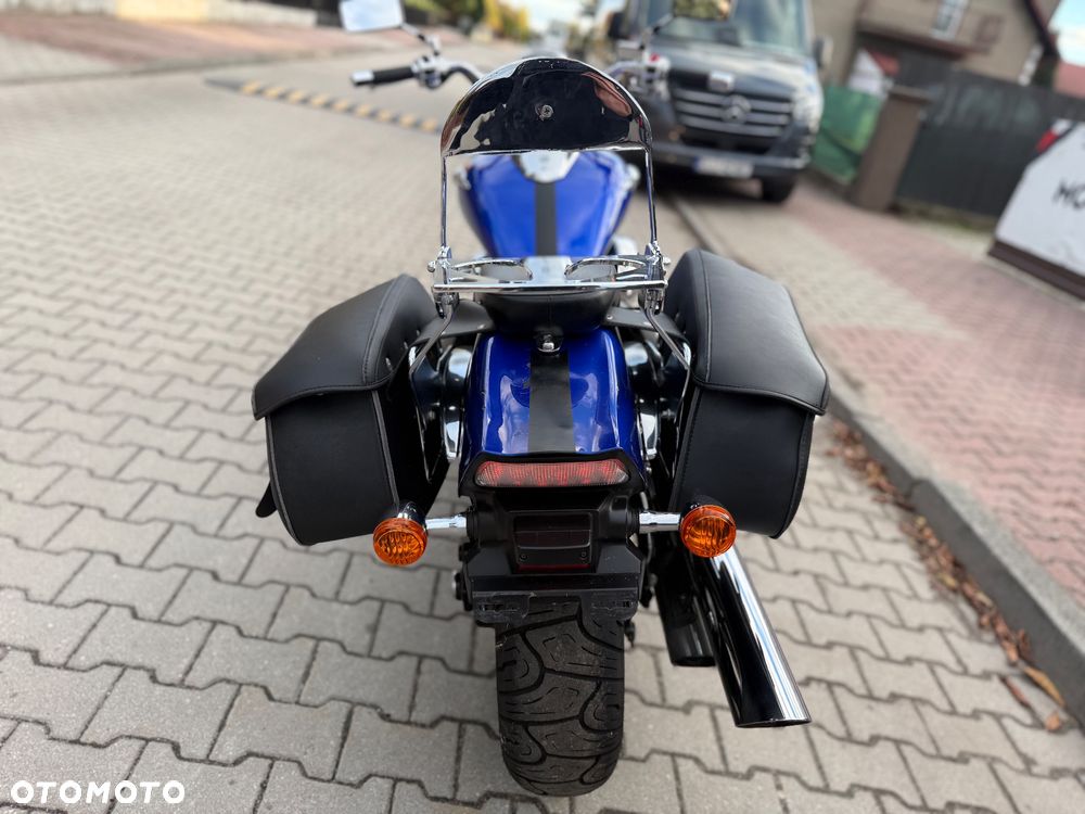 Suzuki Intruder - 17